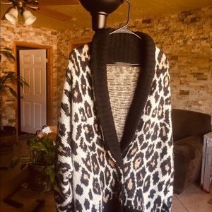 L B DIFFUSIION  leopard sweater size S